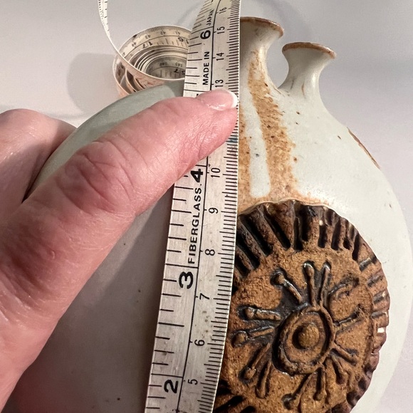 “Warren Hullow” Handmade Mid-Century Pottery Vessel - Picture 4 of 6